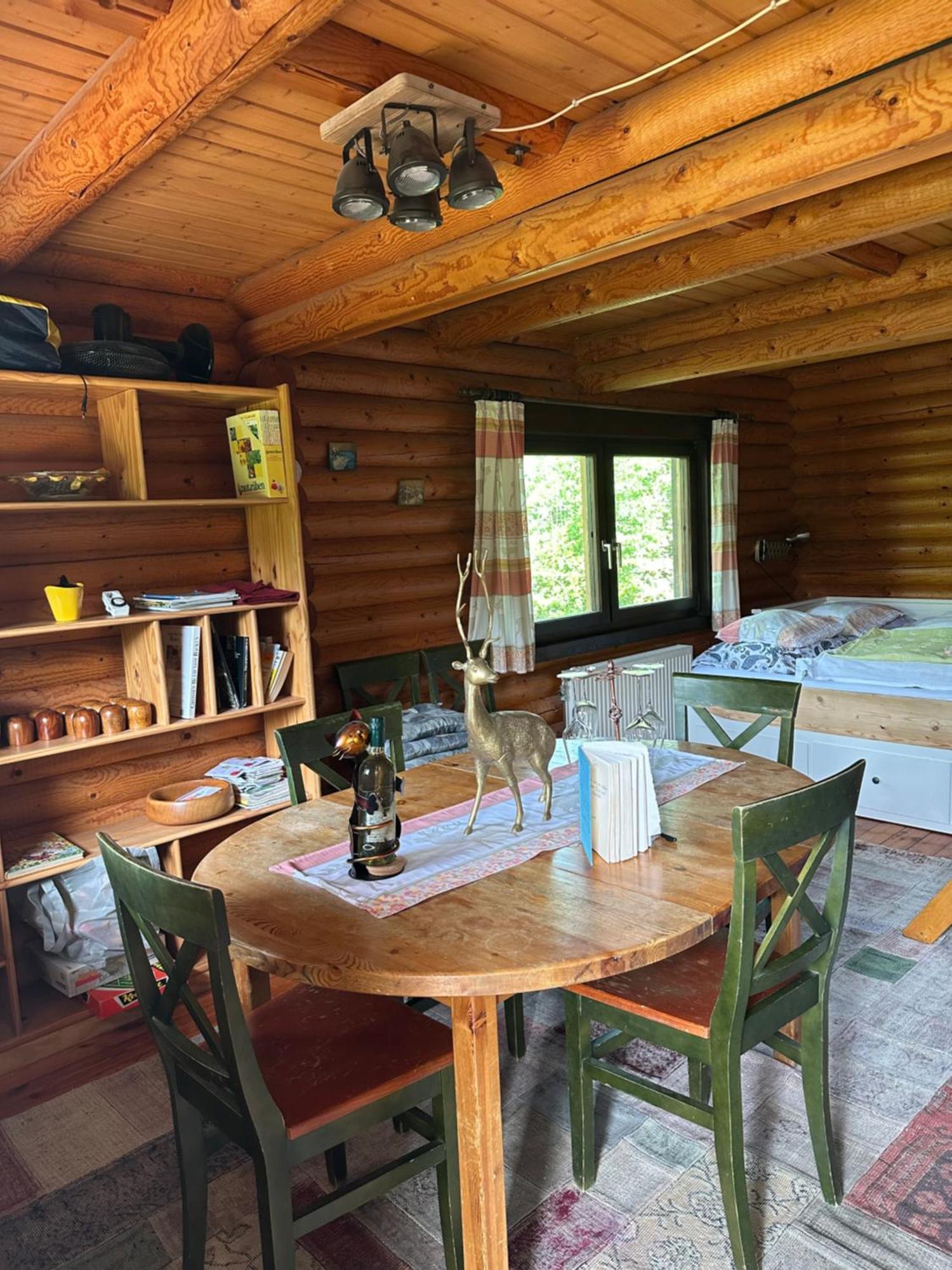 Gemuetliche Blockhuette In Wiennaehe Zofing Exterior foto