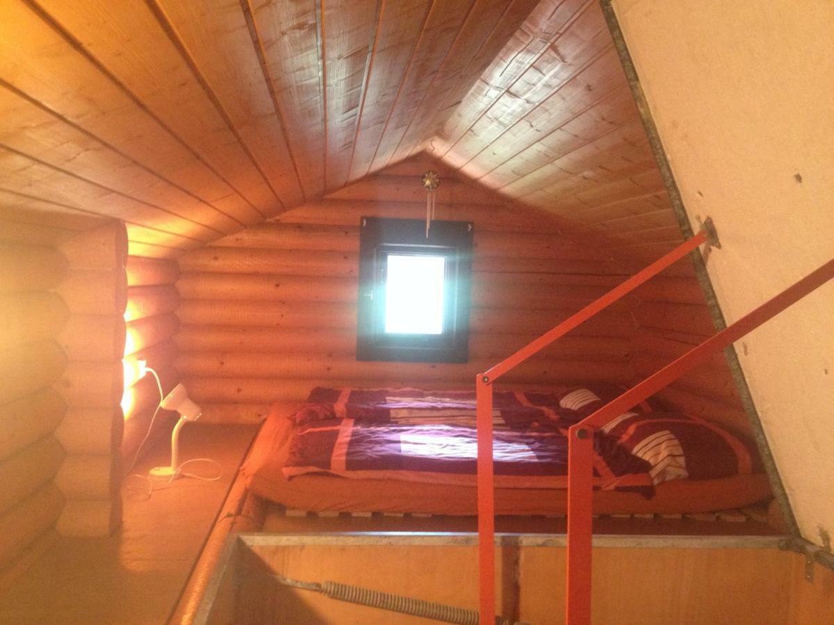 Gemuetliche Blockhuette In Wiennaehe Zofing Exterior foto